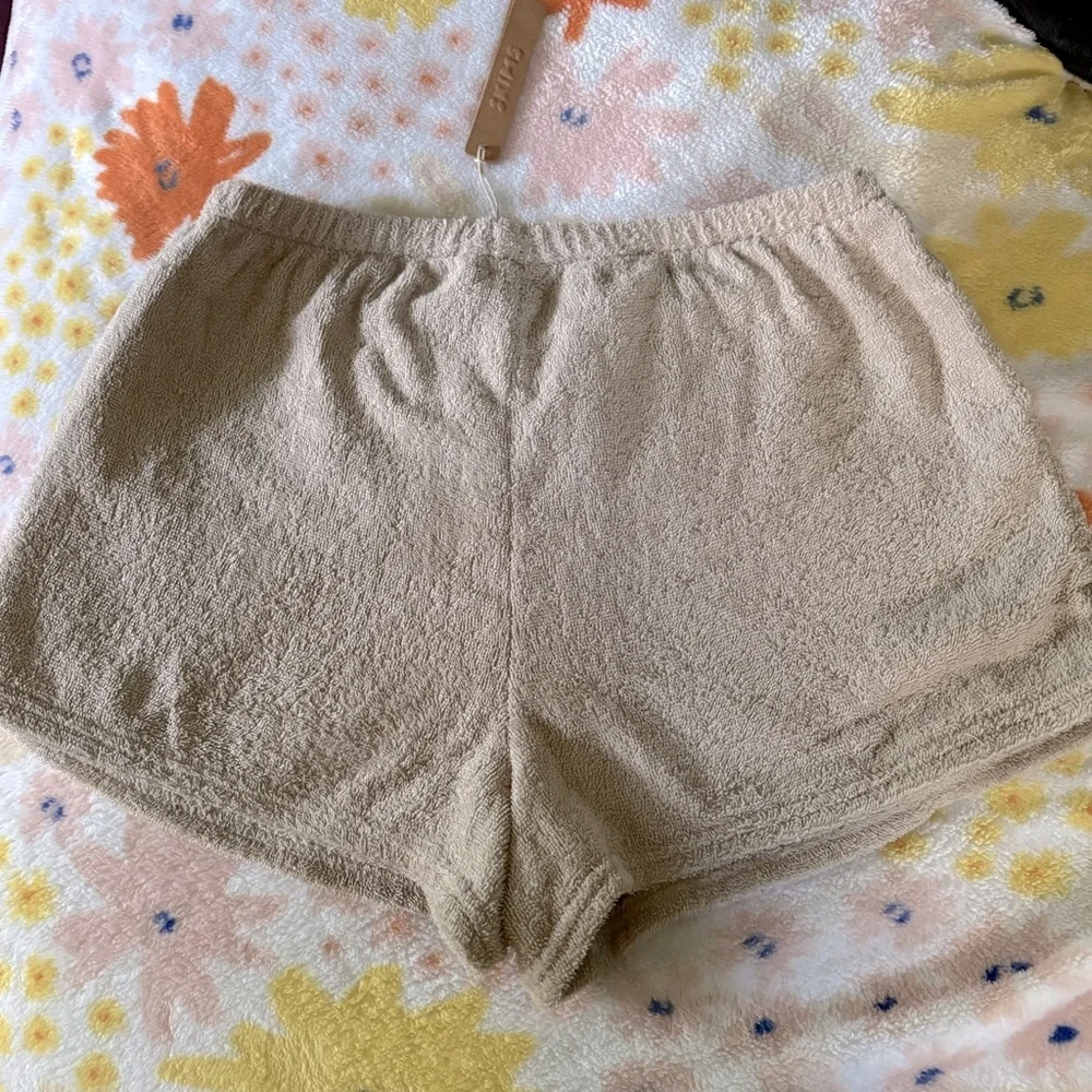 Skims SPRING BREAK Terry Cover Up Beach Shorts Stone NWT - Picture 4 of 5